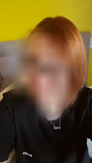 Anna, 37
