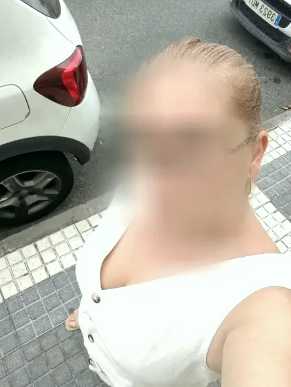 Daniela, 38