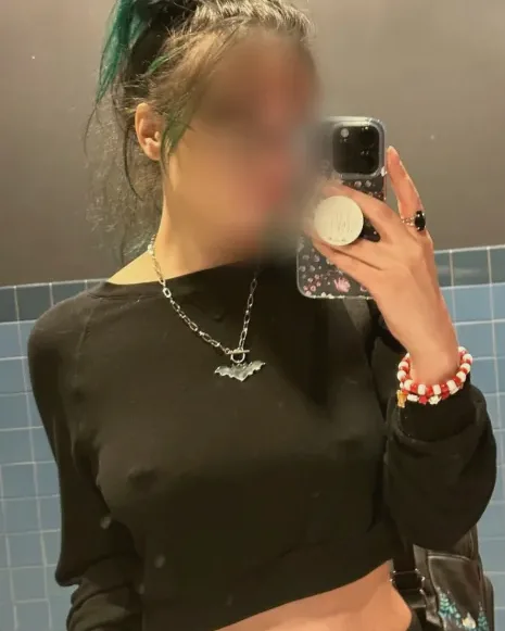 Denise, 28