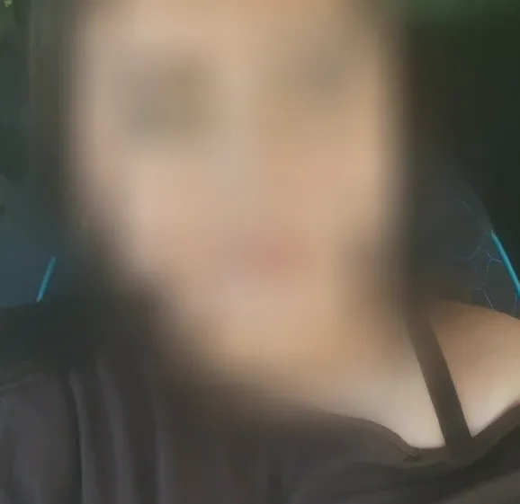 Emily, 18