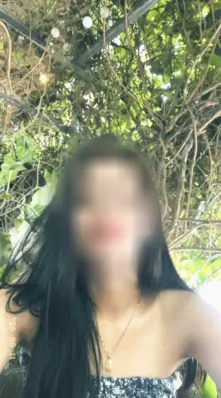 Kira, 24