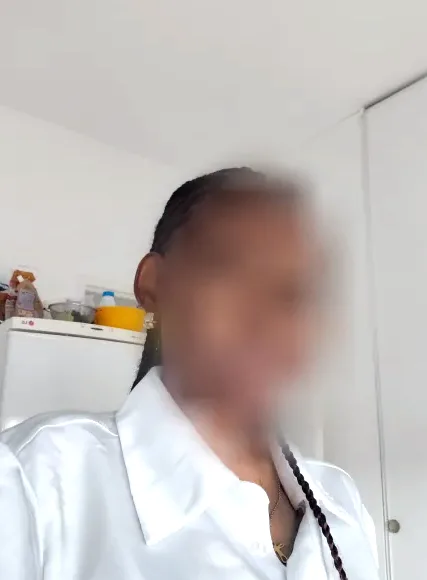 Larissa, 34