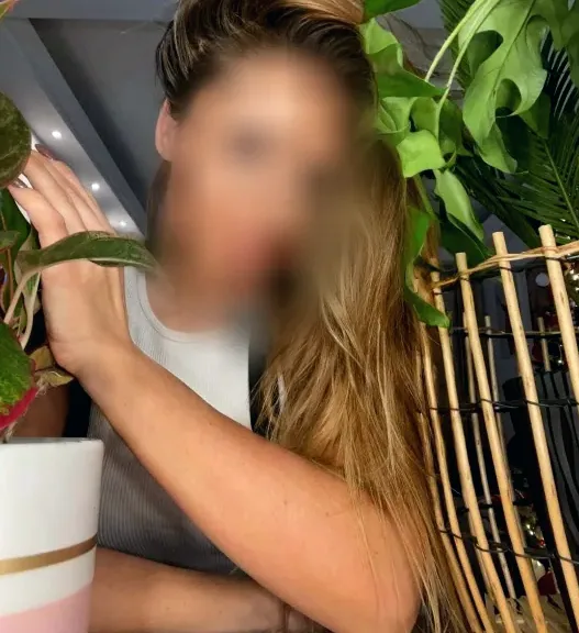 Leonie, 39