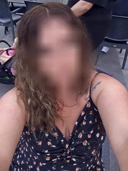 Lilly, 36