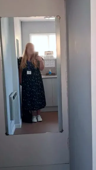 Nina, 18