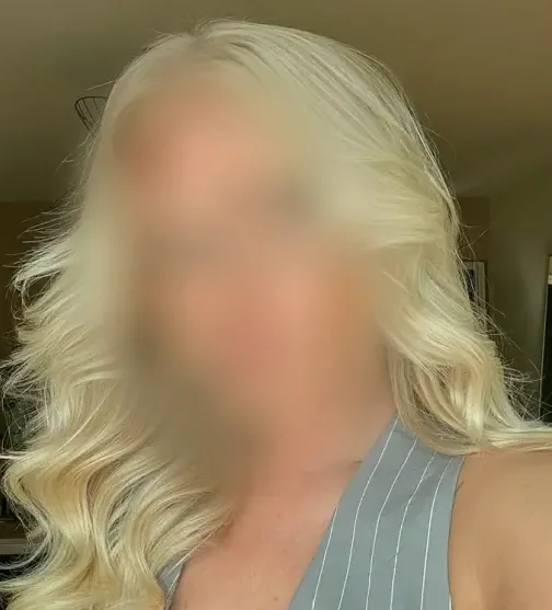 Nora, 35