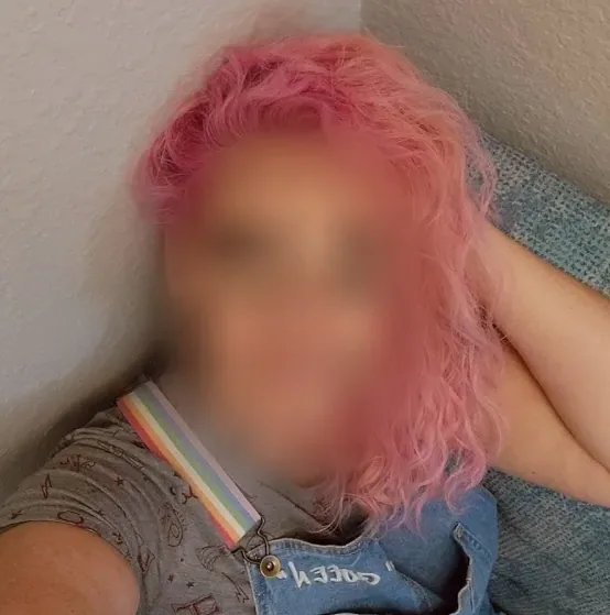 Rebecca, 28
