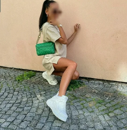 Romy, 30