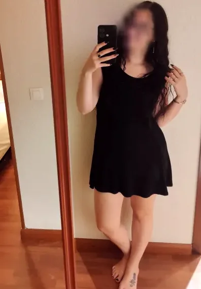 Sandra, 29