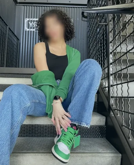 Yasmin, 20