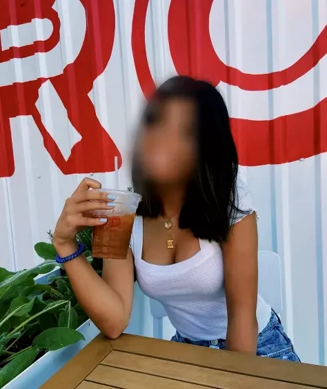 Yvonne, 19