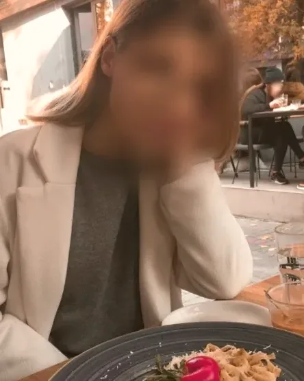 Zeynep, 37